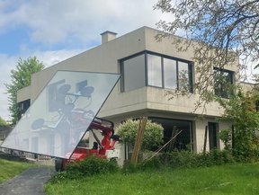 Glasroboter bei der Glasmontage auch für großformatige Glaselemente