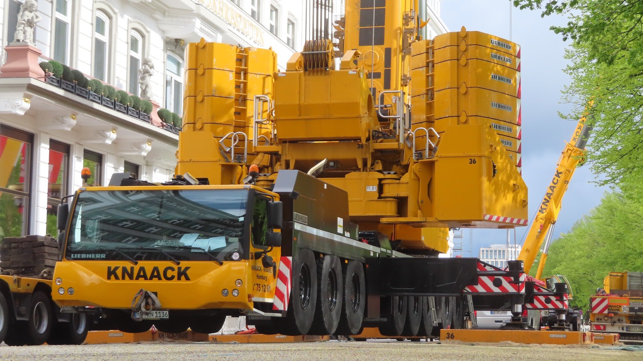 LTM 1650 Liebherr Mobilkran mit schneller Mobilität beim Verkehrsprojekt
